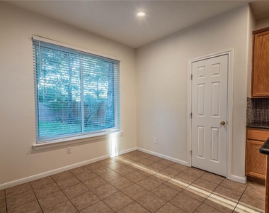 6303 Faulkner Ridge Drive - Photo Thumbnail 7