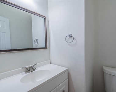 6303 Faulkner Ridge Drive - Photo Thumbnail 14