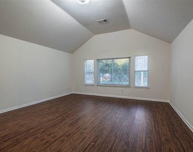 6303 Faulkner Ridge Drive - Photo Thumbnail 5