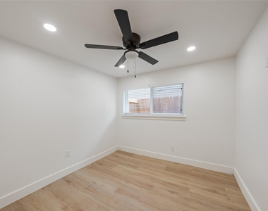 9323 Portal Drive - Photo Thumbnail 17