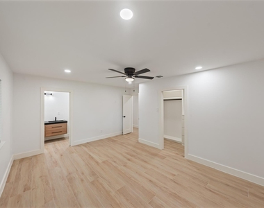 9323 Portal Drive - Photo Thumbnail 18