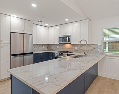 9323 Portal Drive - Photo Thumbnail 4