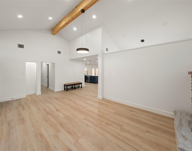 9323 Portal Drive - Photo Thumbnail 15