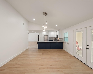 9323 Portal Drive - Photo Thumbnail 8