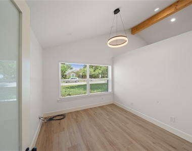 9323 Portal Drive - Photo Thumbnail 13