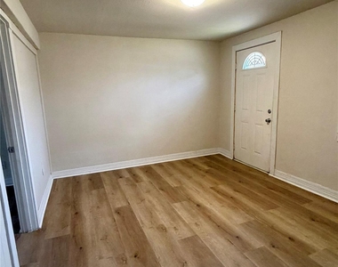 1126 1/2 Ryon Street - Photo Thumbnail 1