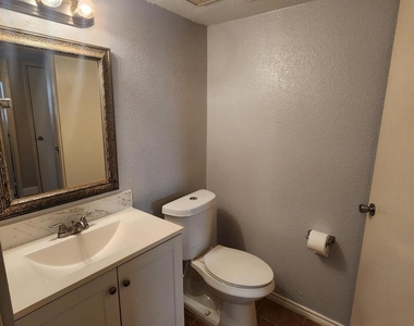 5665 Birchmont Drive - Photo Thumbnail 15