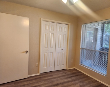 5665 Birchmont Drive - Photo Thumbnail 9