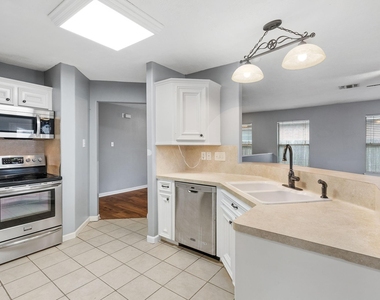 139 Horn Court - Photo Thumbnail 7