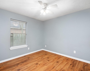 139 Horn Court - Photo Thumbnail 20