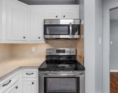 139 Horn Court - Photo Thumbnail 8