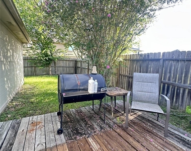1814 Grove Court Drive - Photo Thumbnail 17