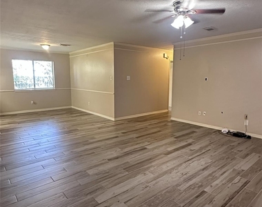 1814 Grove Court Drive - Photo Thumbnail 9
