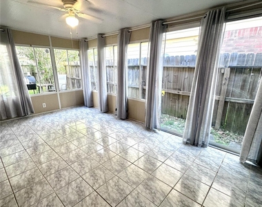 1814 Grove Court Drive - Photo Thumbnail 13