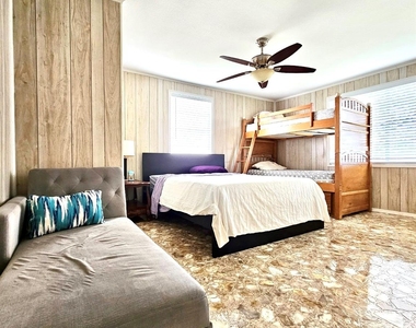 2104 Galveston Avenue - Photo Thumbnail 6