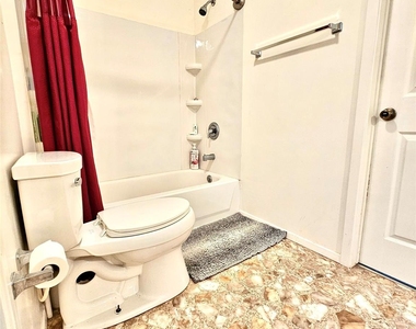 2104 Galveston Avenue - Photo Thumbnail 9