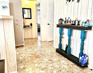 2104 Galveston Avenue - Photo Thumbnail 2