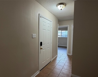 1006 Grand Junction Drive - Photo Thumbnail 7