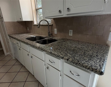 1006 Grand Junction Drive - Photo Thumbnail 10