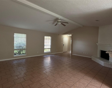 1006 Grand Junction Drive - Photo Thumbnail 8
