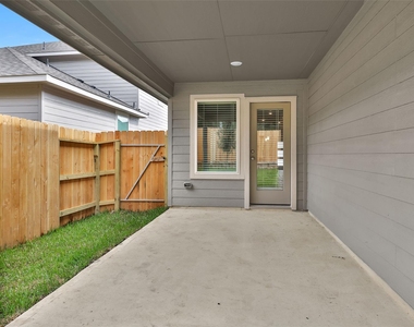 18095 Martin Pines Dr - Photo Thumbnail 33