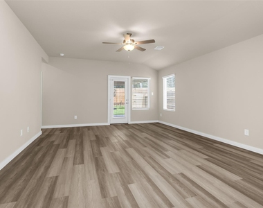 18095 Martin Pines Dr - Photo Thumbnail 16