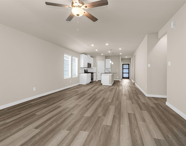 18095 Martin Pines Dr - Photo Thumbnail 11