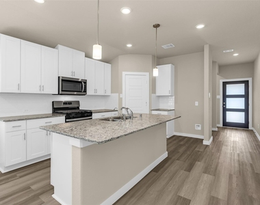 18095 Martin Pines Dr - Photo Thumbnail 5