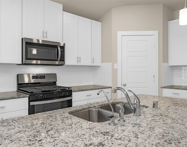 18095 Martin Pines Dr - Photo Thumbnail 7