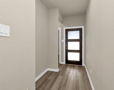 18095 Martin Pines Dr - Photo Thumbnail 3