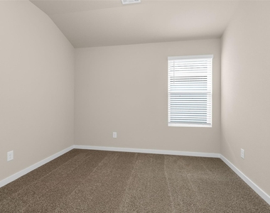 18095 Martin Pines Dr - Photo Thumbnail 18