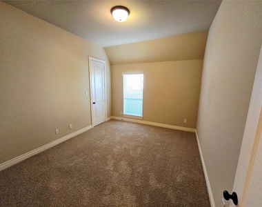 4311 Piper Shadow Lane - Photo Thumbnail 14