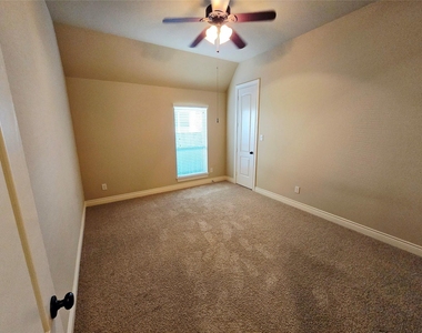 4311 Piper Shadow Lane - Photo Thumbnail 9