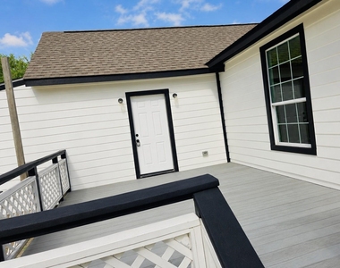 5403 Ave Q 1/2 - Photo Thumbnail 1