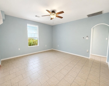 5403 Ave Q 1/2 - Photo Thumbnail 2