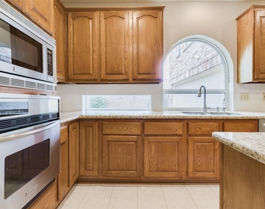 1703 Stemply Court - Photo Thumbnail 11