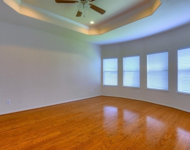 4711 Bellows View Drive - Photo Thumbnail 14