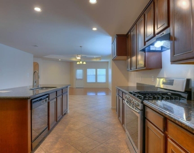 4711 Bellows View Drive - Photo Thumbnail 10