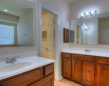 4711 Bellows View Drive - Photo Thumbnail 19