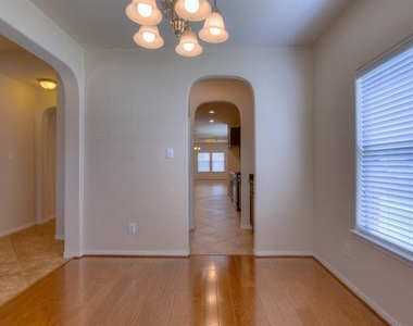 4711 Bellows View Drive - Photo Thumbnail 4