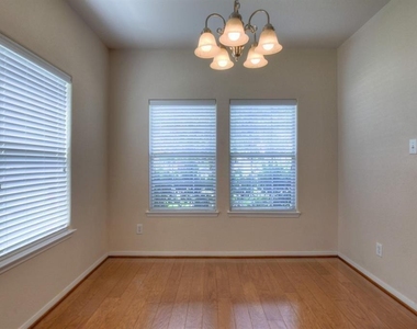 4711 Bellows View Drive - Photo Thumbnail 3