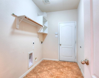 4711 Bellows View Drive - Photo Thumbnail 22