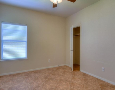 4711 Bellows View Drive - Photo Thumbnail 24