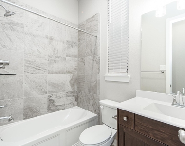 8706 Fox Trail Drive - Photo Thumbnail 17