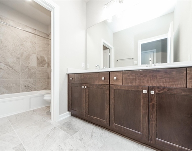 8706 Fox Trail Drive - Photo Thumbnail 21