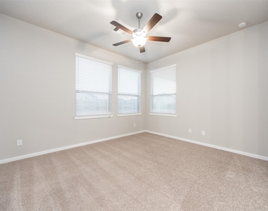 8706 Fox Trail Drive - Photo Thumbnail 10