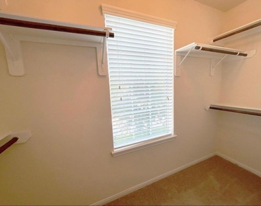 8318 Greys Lane - Photo Thumbnail 7