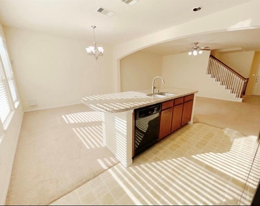 8318 Greys Lane - Photo Thumbnail 4