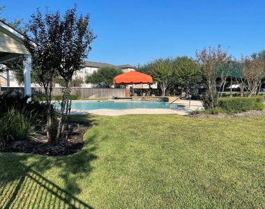 8318 Greys Lane - Photo Thumbnail 18
