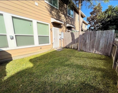 8318 Greys Lane - Photo Thumbnail 16